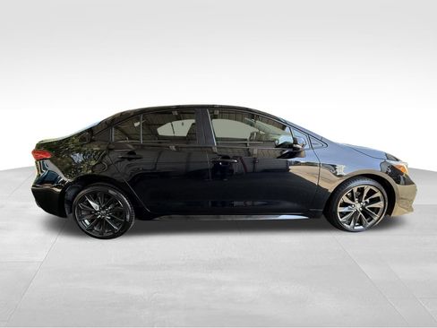 Used 2023 Toyota Corolla SE FWD image 4