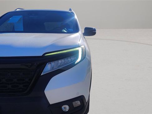 Used 2019 Honda Passport Elite image 16