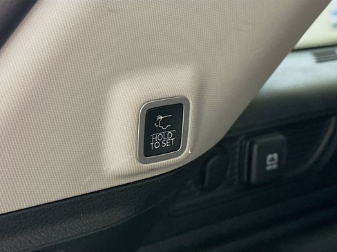 Used 2022 Jeep Grand Cherokee Limited 4xe w/ Luxury Tech Group II image 32