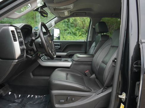 Used 2019 Chevrolet Silverado 2500 LTZ w/ Midnight Edition AWD/4WD image 23