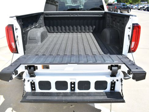 Used 2026 GMC Sierra 1500 SLT w/ SLT Premium Package AWD/4WD image 10