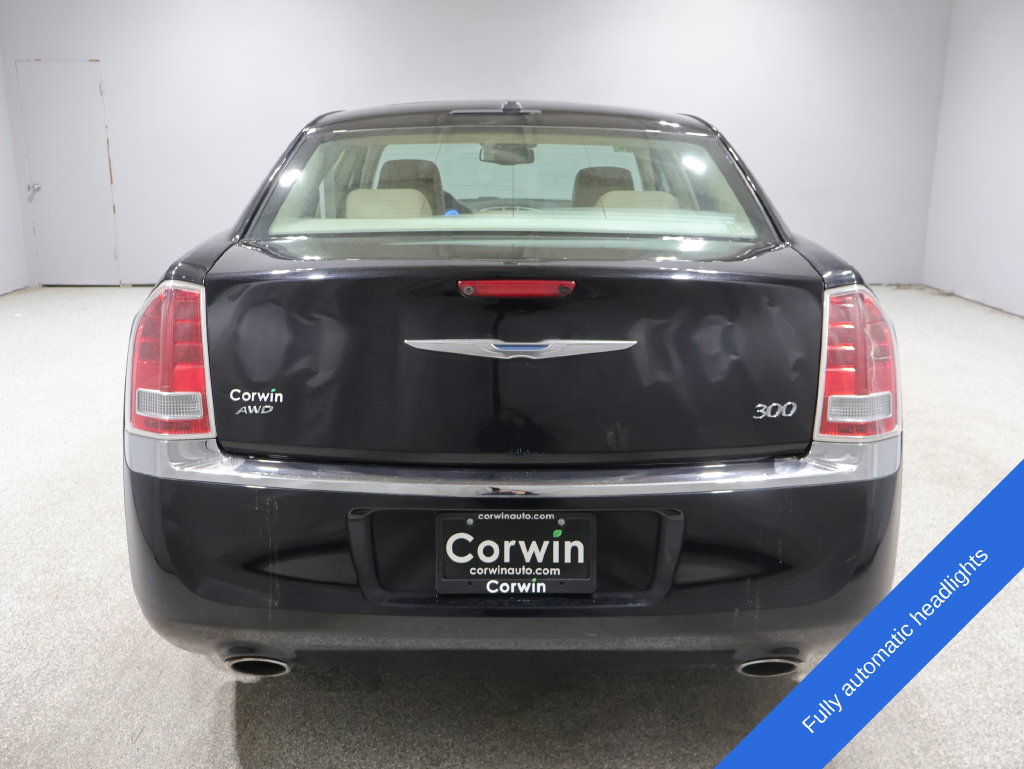 Used 2013 Chrysler 300 AWD w/ Driver Convenience Group image 8