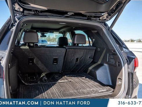 Used 2022 Chevrolet Equinox RS w/ LPO, Floor Liner Package image 29