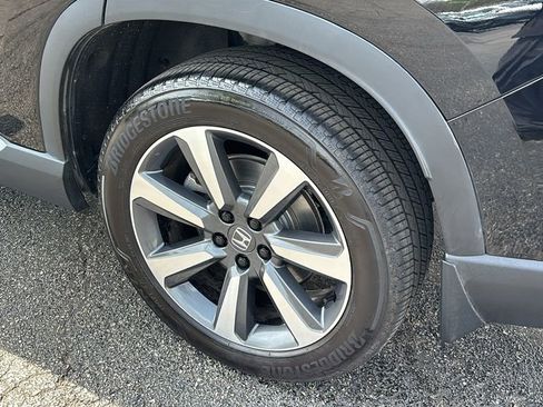 Used 2025 Honda Pilot Elite image 9