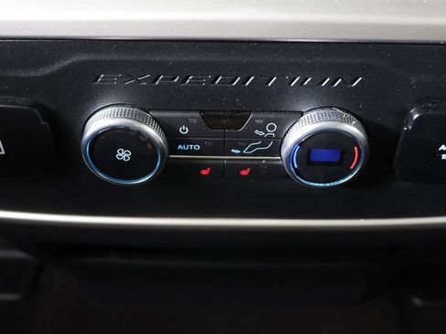 Used 2022 Ford Expedition Limited AWD/4WD image 59