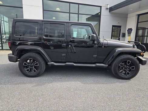 Used 2018 Jeep Wrangler Unlimited Sahara image 6