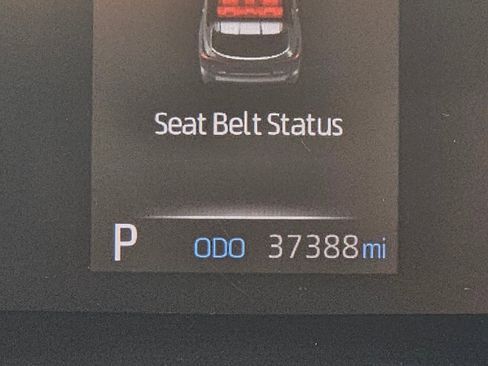 Used 2022 Toyota Highlander LE image 56