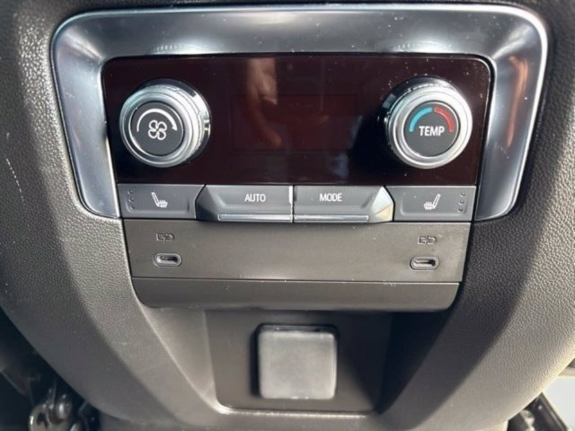 Used 2025 GMC Yukon Denali AWD/4WD image 38