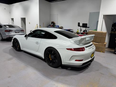 Used 2014 Porsche 911 GT3 RWD image 3