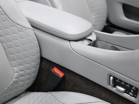 Used 2014 Aston Martin Vanquish Volante RWD image 86