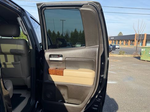 Used 2011 Toyota Tundra Limited image 23