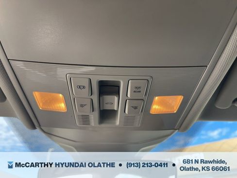 Used 2025 Volkswagen Jetta SE FWD image 29
