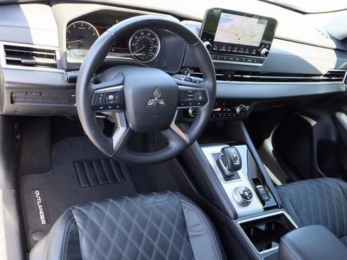 Used 2022 Mitsubishi Outlander SEL image 9