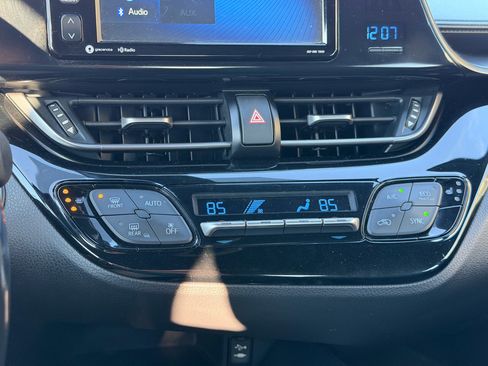 Used 2018 Toyota C-HR image 22