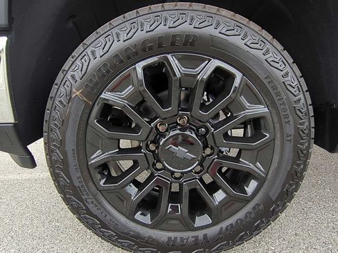 New 2026 Chevrolet Silverado 2500 LTZ w/ LTZ Convenience Package AWD/4WD image 29