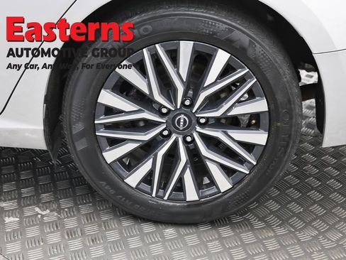 Used 2024 Nissan Altima 2.5 SV FWD image 32