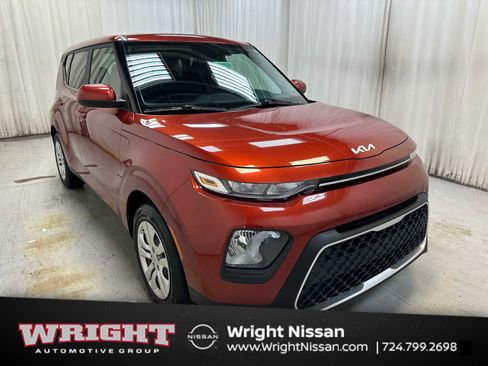 Used 2022 Kia Soul LX image 1