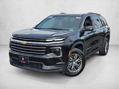 Used 2024 Chevrolet Traverse LT