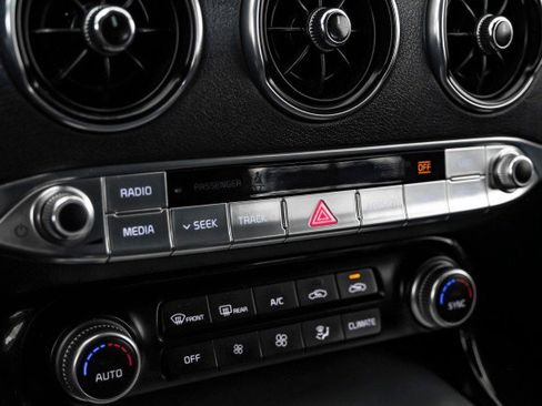 Used 2018 Kia Stinger GT image 27