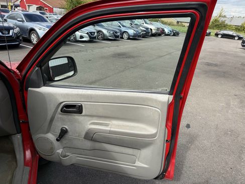 Used 2005 GMC Canyon SL w/ Comfort Convenience Package image 14