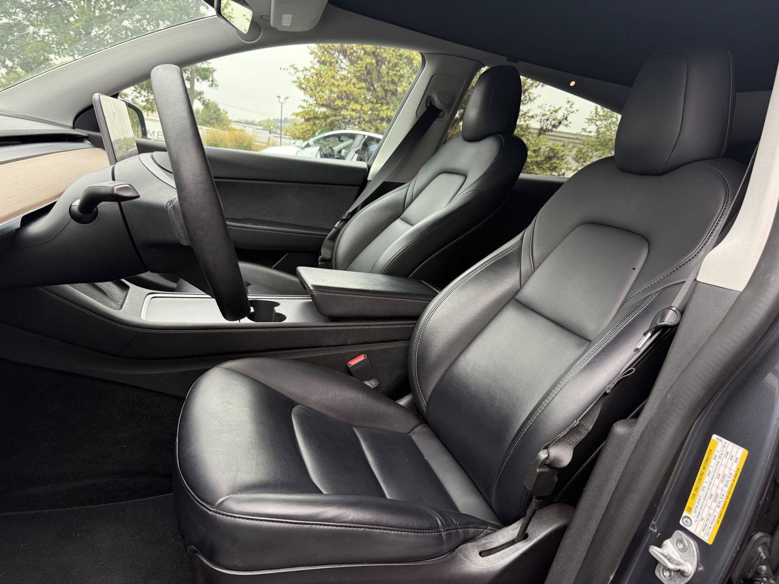 Used 2022 Tesla Model Y Performance AWD/4WD image 22