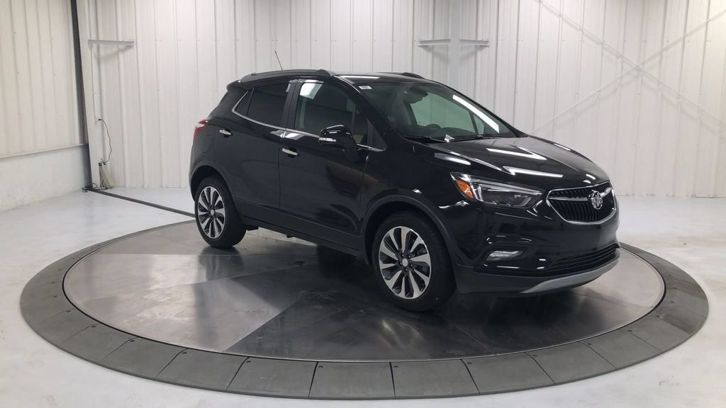 Used 2019 Buick Encore Essence FWD image 2