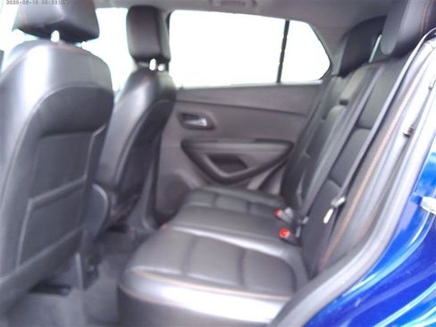 Used 2017 Chevrolet Trax Premier w/ Driver Confidence II Package FWD image 6