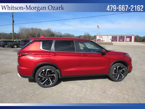 Used 2024 Mitsubishi Outlander SE image 13