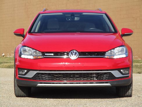 Used 2018 Volkswagen Golf Alltrack SE image 64