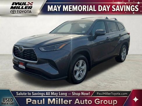 Used 2023 Toyota Highlander L AWD/4WD image 1