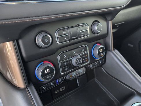 Used 2023 Chevrolet Tahoe High Country AWD/4WD image 19