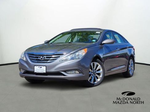 Used 2012 Hyundai Sonata SE w/ Navigation & Sunroof Pkg FWD image 1