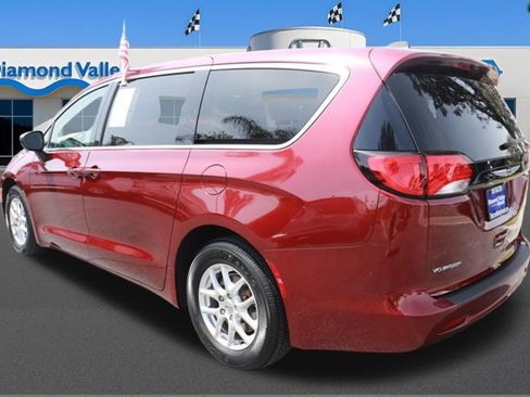Used 2023 Chrysler Voyager LX FWD image 4