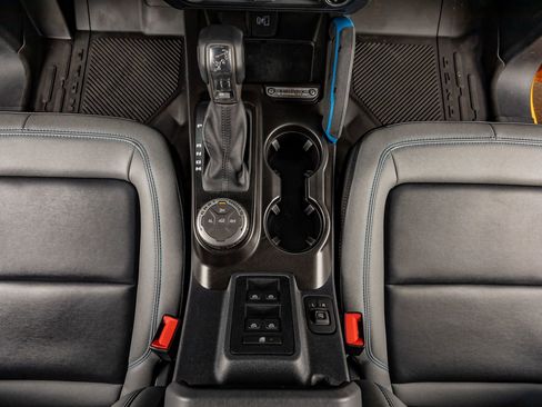 Used 2022 Ford Bronco Black Diamond image 27