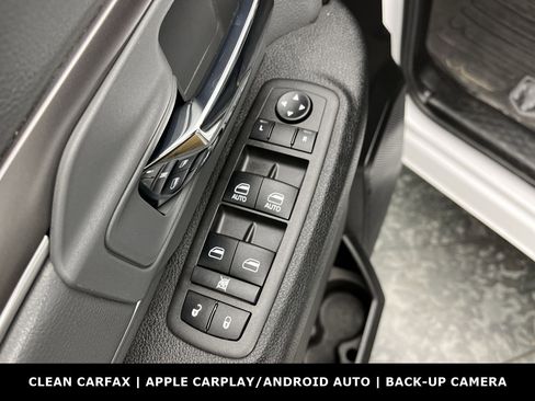 Used 2022 RAM 1500 Classic SLT AWD/4WD image 8