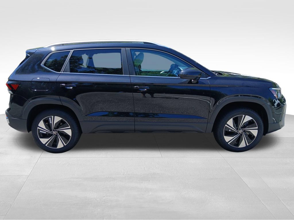 New 2026 Volkswagen Taos SE AWD/4WD image 6