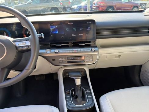 Used 2024 Hyundai Kona SEL FWD image 20