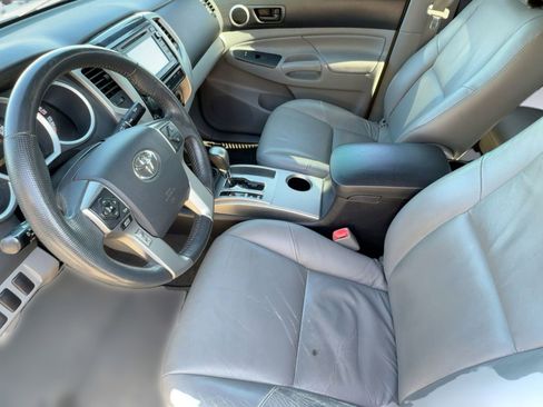 Used 2015 Toyota Tacoma PreRunner image 19