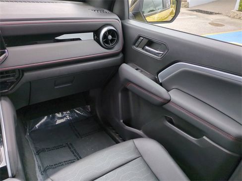 Certified 2023 Chevrolet Colorado Z71 w/ Z71 Convenience Package 2 image 18