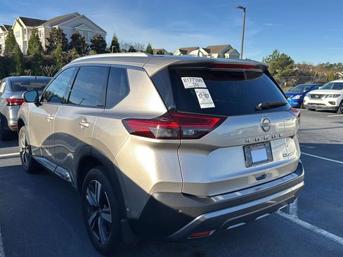 Used 2023 Nissan Rogue SL w/ SL Premium Package image 8