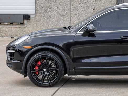 Used 2012 Porsche Cayenne Turbo AWD/4WD image 17