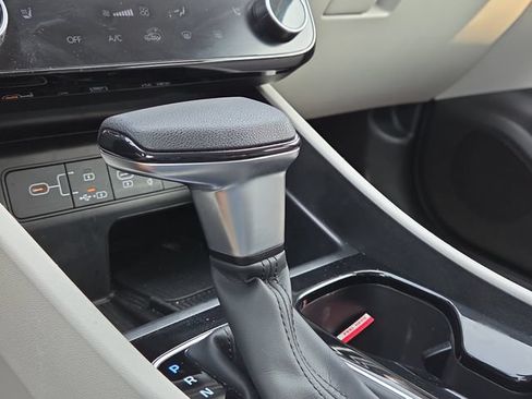 Certified 2025 Hyundai Tucson SEL AWD/4WD image 15