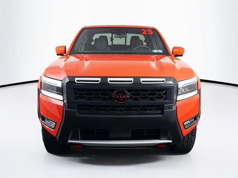 Used 2025 Nissan Frontier PRO-4X w/ Pro Convenience Package AWD/4WD image 2