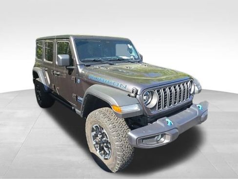Used 2025 Jeep Wrangler Unlimited Rubicon 4xe w/ Convenience Group AWD/4WD image 4