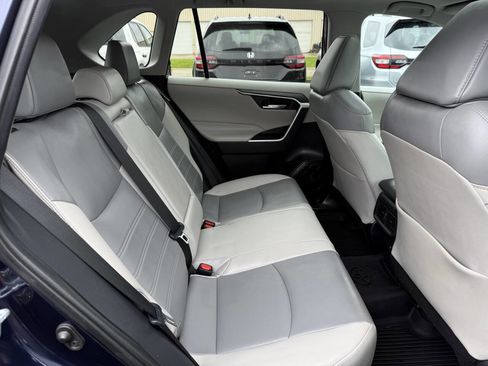 Used 2021 Toyota RAV4 XLE Premium AWD/4WD image 24