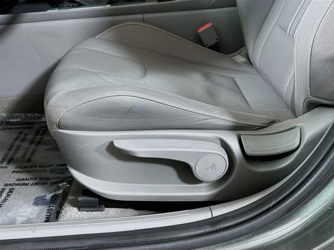 Certified 2024 Hyundai Elantra SEL image 19