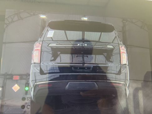 Used 2022 Chevrolet Tahoe RST w/ Luxury Package AWD/4WD image 13