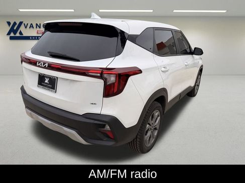 Used 2024 Kia Seltos LX AWD/4WD image 4