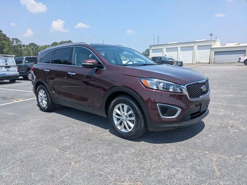 Used 2016 Kia Sorento LX FWD image 2