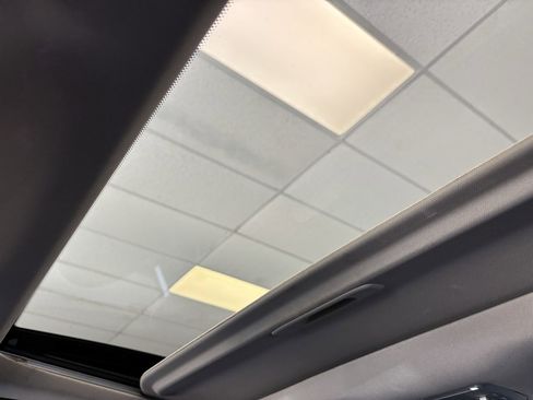 Used 2012 Nissan Altima 3.5 SR w/ Technology Pkg image 20